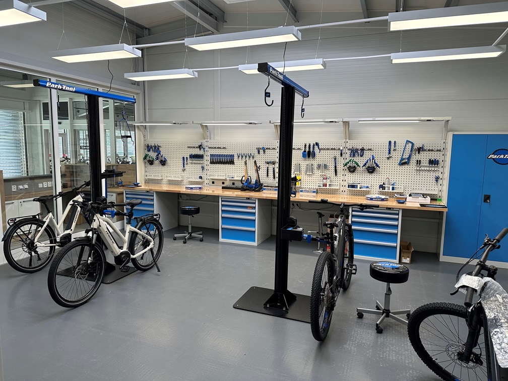 PEDALSPORT s.r.o. – dílenský nábytek v cykloservisu Haibike