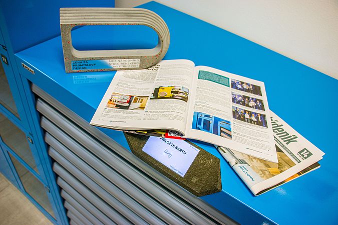 Ocenění nábytku v publikacích – dílenský nábytek není jen „regál v dílně“