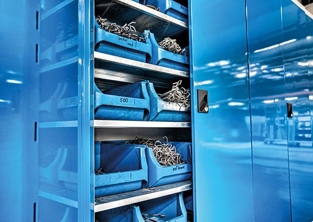 Kotvení dílenského nábytku – proč je tak důležité a kdy na něj myslet