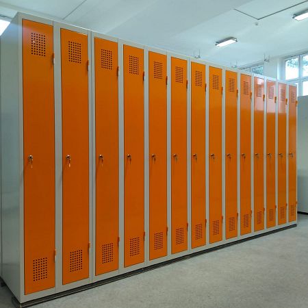 Ventilace dílenských a šatních skříní – malý detail, který řeší velké věci