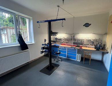 10_servisní dílna, dílenský nábytek